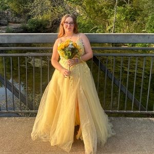 Meet your Posher, Ava